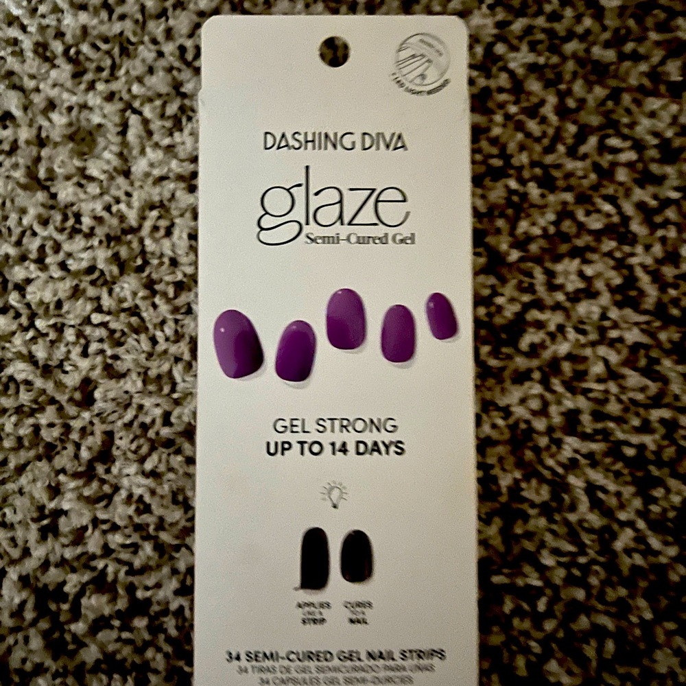 Dashing. Diva semi gel nail strips